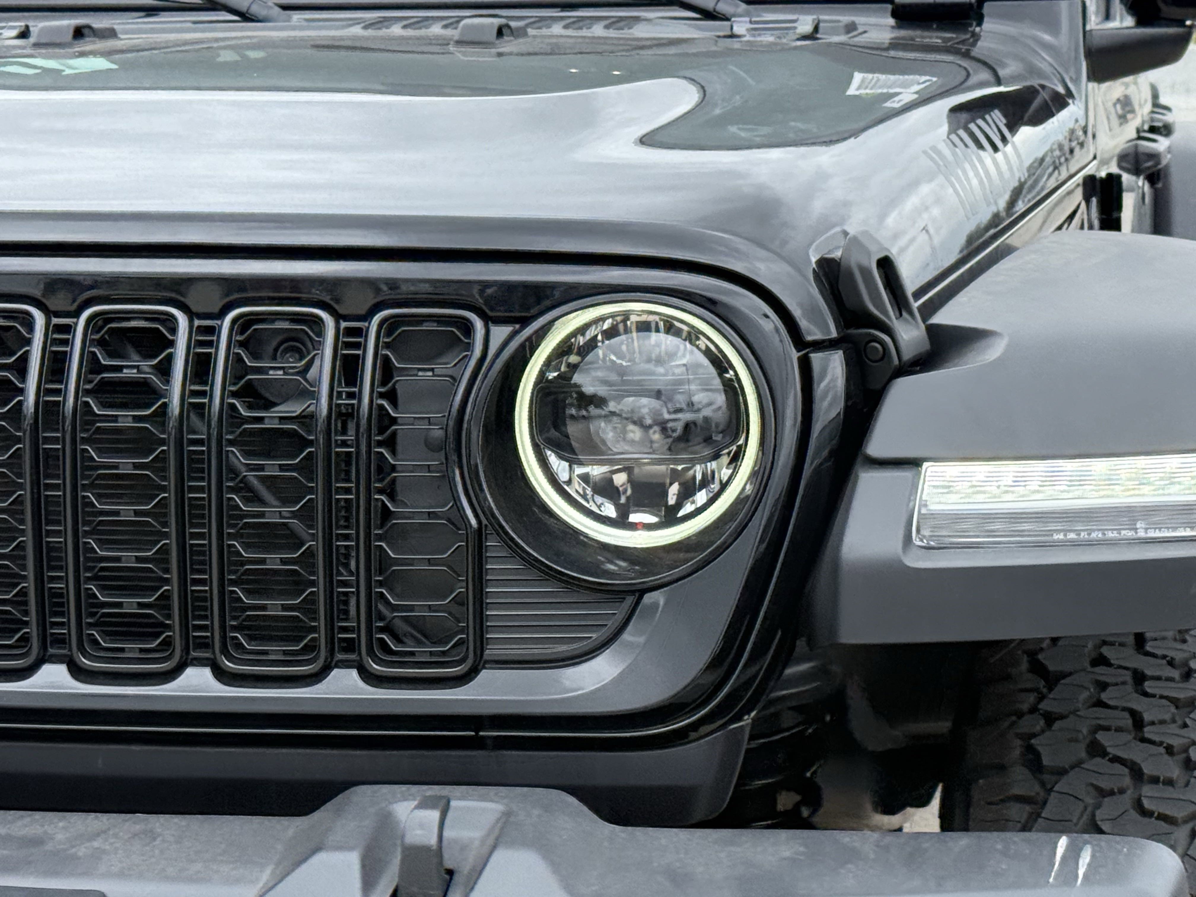 2025 Jeep Wrangler Willys photo 4