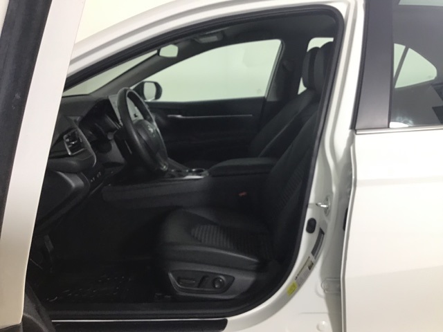 2024 Toyota Camry Hybrid SE photo 9
