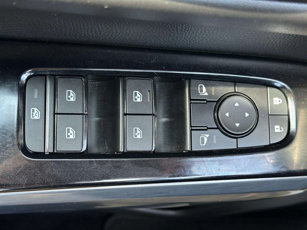 2024 Nissan Pathfinder SL photo 25