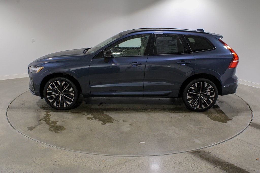 2026 Volvo XC60 B5 photo 2