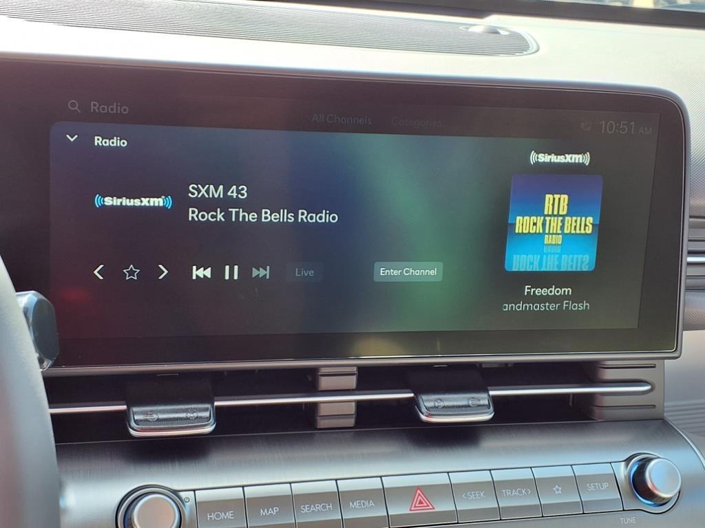 2026 Hyundai Kona SEL photo 9