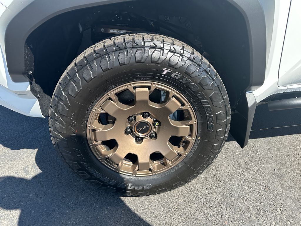 2025 Toyota 4Runner photo 8