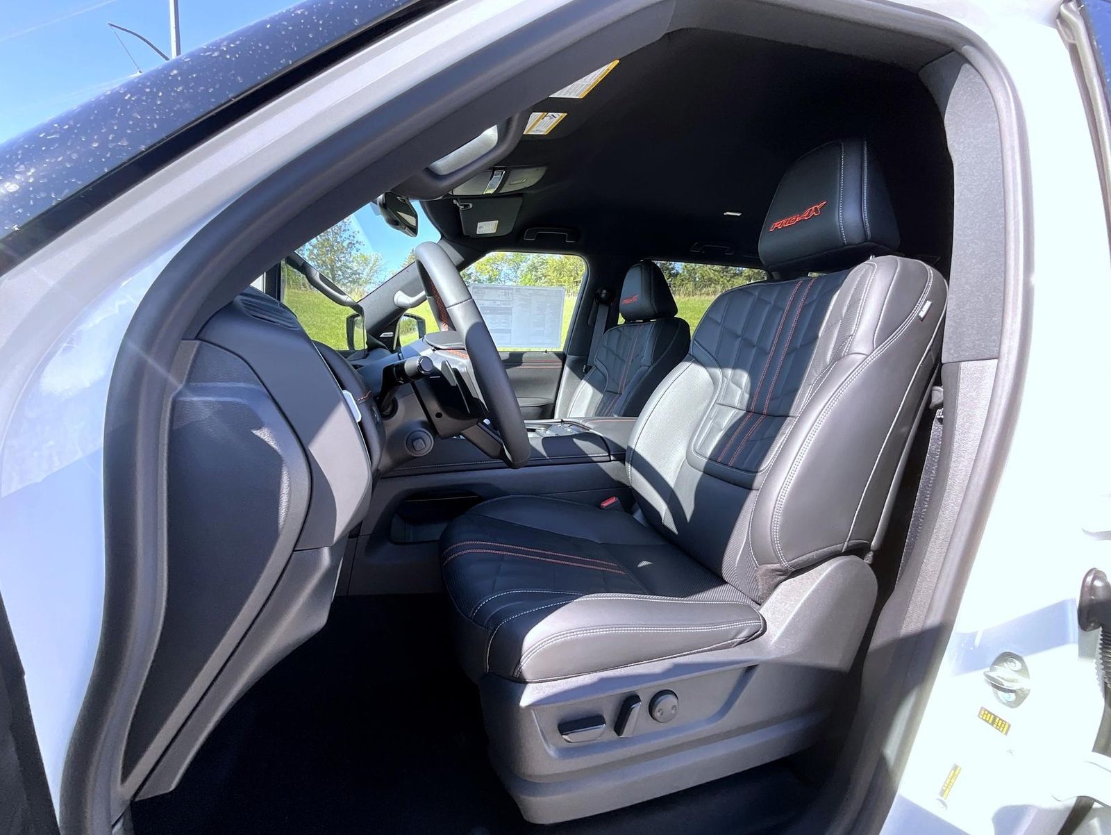 2026 Nissan Armada photo 8