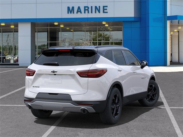 2025 Chevrolet Blazer 2LT photo 2
