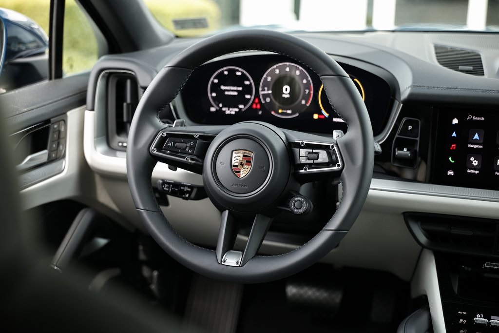 2025 Porsche Cayenne photo 30