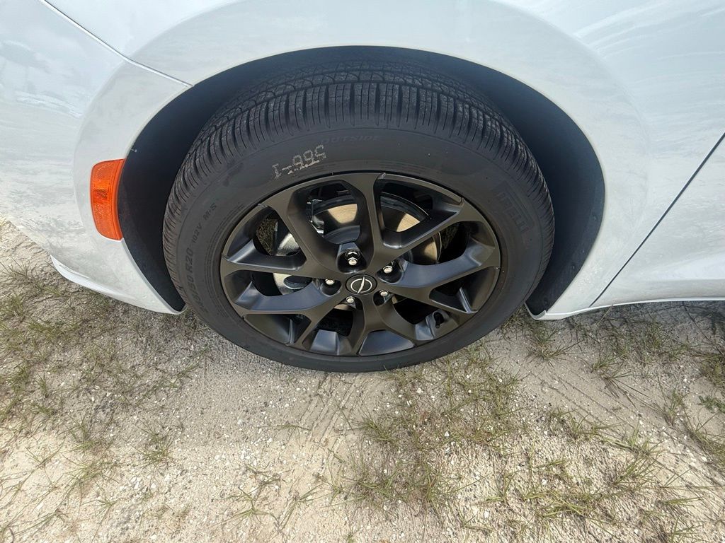 2026 Chrysler Pacifica Limited photo 25