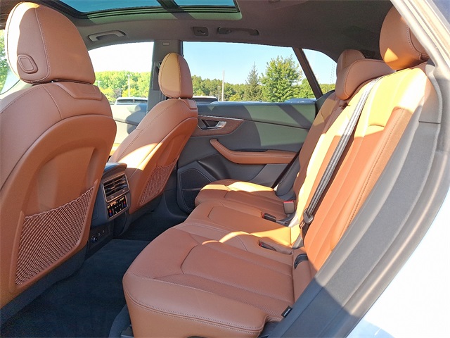 2024 Audi Q8 55 Premium Plus photo 21