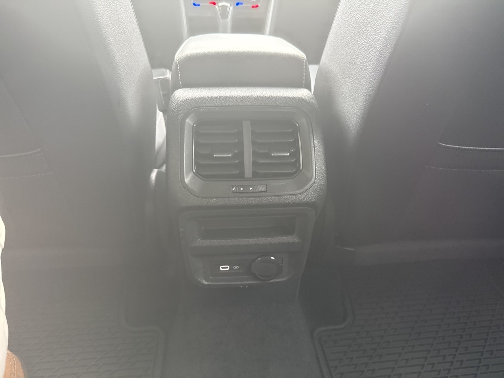 2022 Volkswagen Tiguan SE photo 21