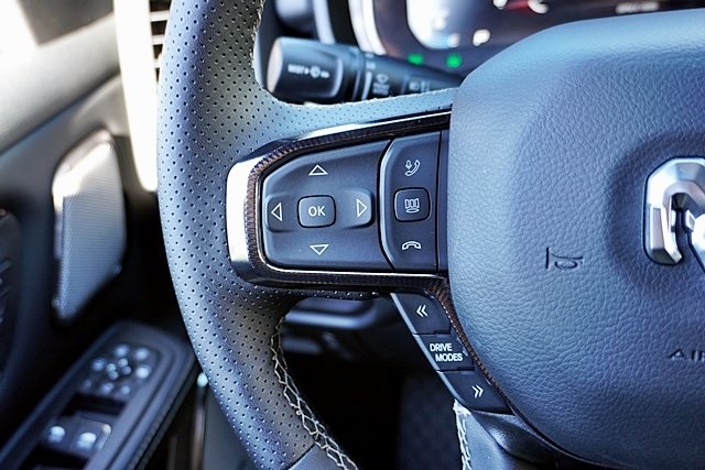 New 2026 Diamond Black Crystal Pearl-Coat Exterior Paint RAM Rebel image 44