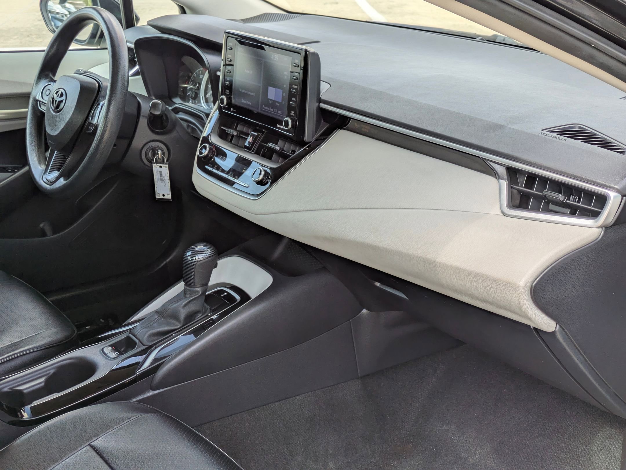 2022 Toyota Corolla LE photo 25