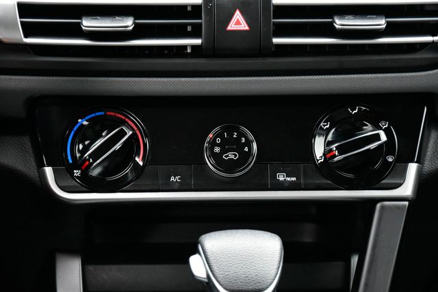 2023 Kia Seltos LX photo 20