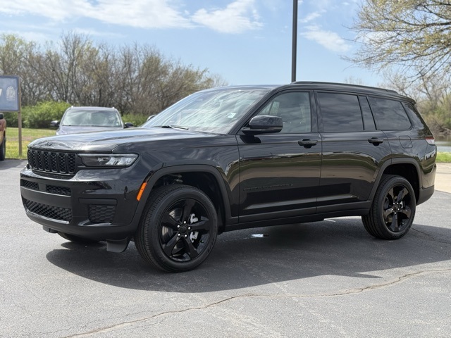 2025 Jeep Grand Cherokee Altitude X photo 3