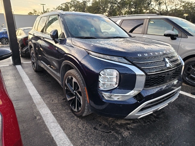 2022 Mitsubishi Outlander SEL photo 2