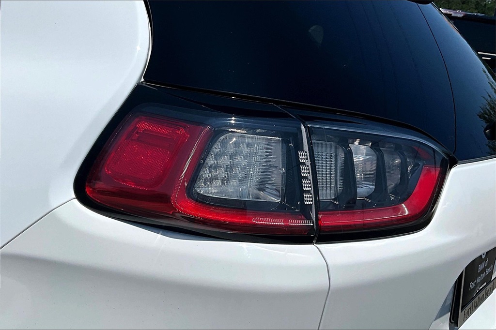 2022 Jeep Cherokee X photo 19