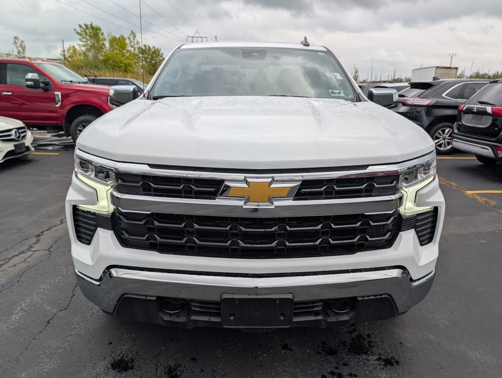 2024 Chevrolet Silverado 1500 LT photo 2