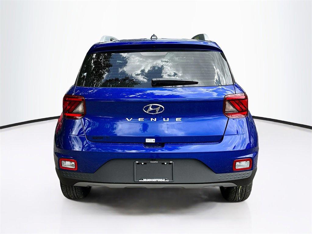 2025 Hyundai Venue SEL photo 4