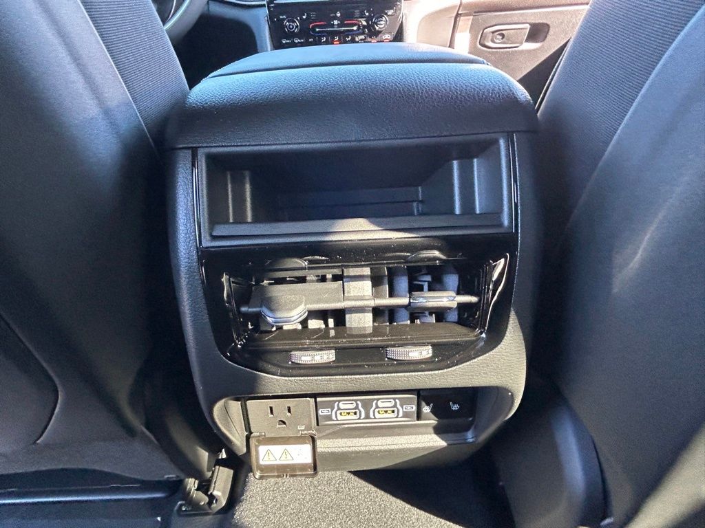 2025 Jeep Grand Cherokee Limited photo 29