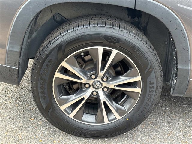 2016 Toyota Highlander Base Hybrid photo 3