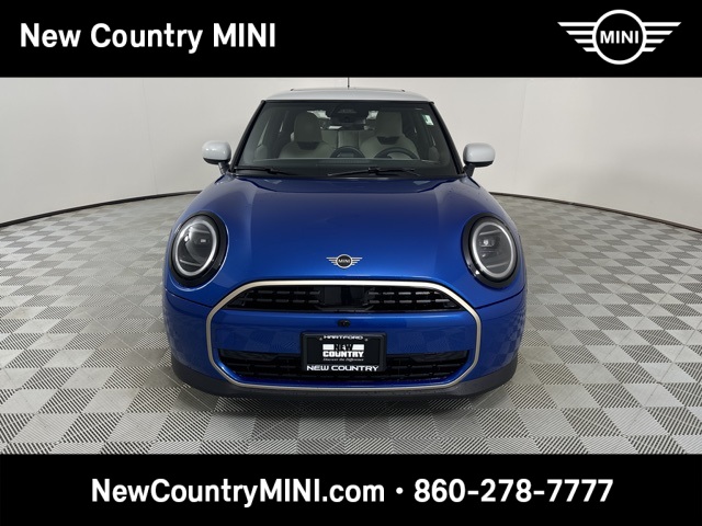 2025 Mini Cooper 2 Door Hardtop Iconic photo 2