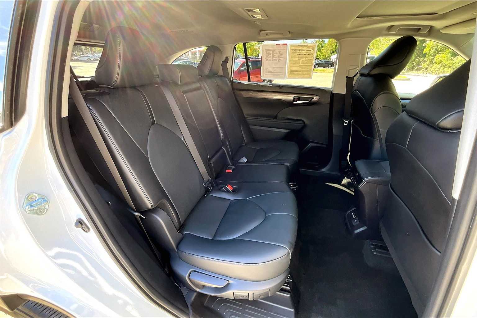 2024 Toyota Highlander Limited photo 20