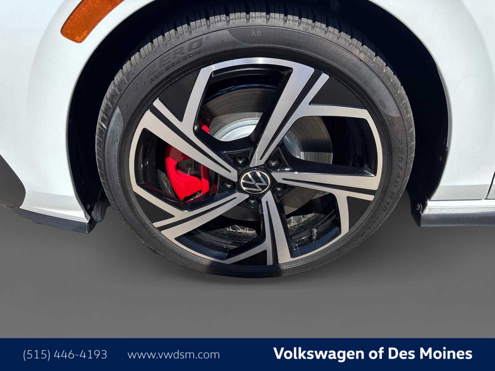 2025 Volkswagen Golf GTI SE photo 8