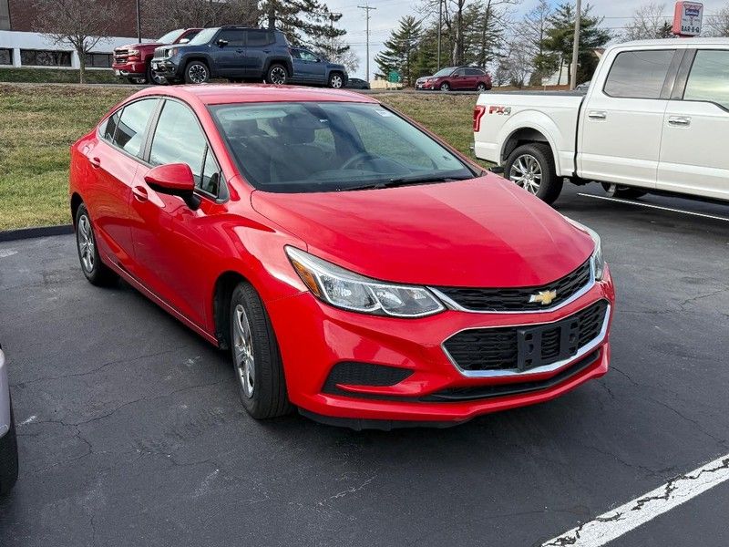 2017 Chevrolet Cruze LS's photo