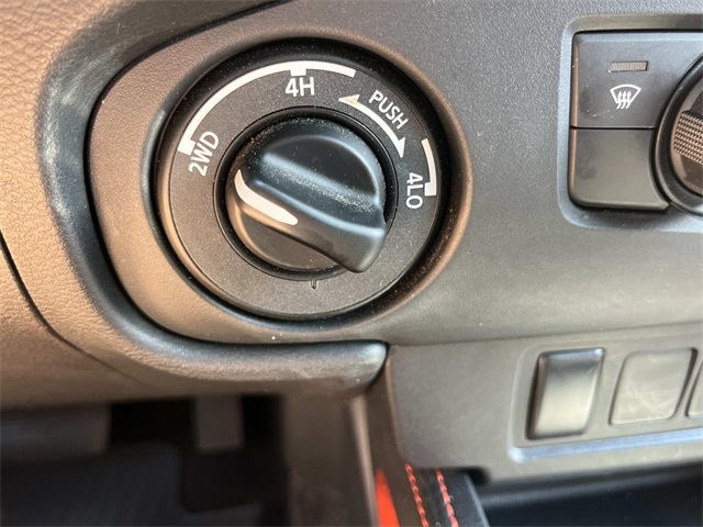 2022 Nissan Frontier PRO-4X photo 35