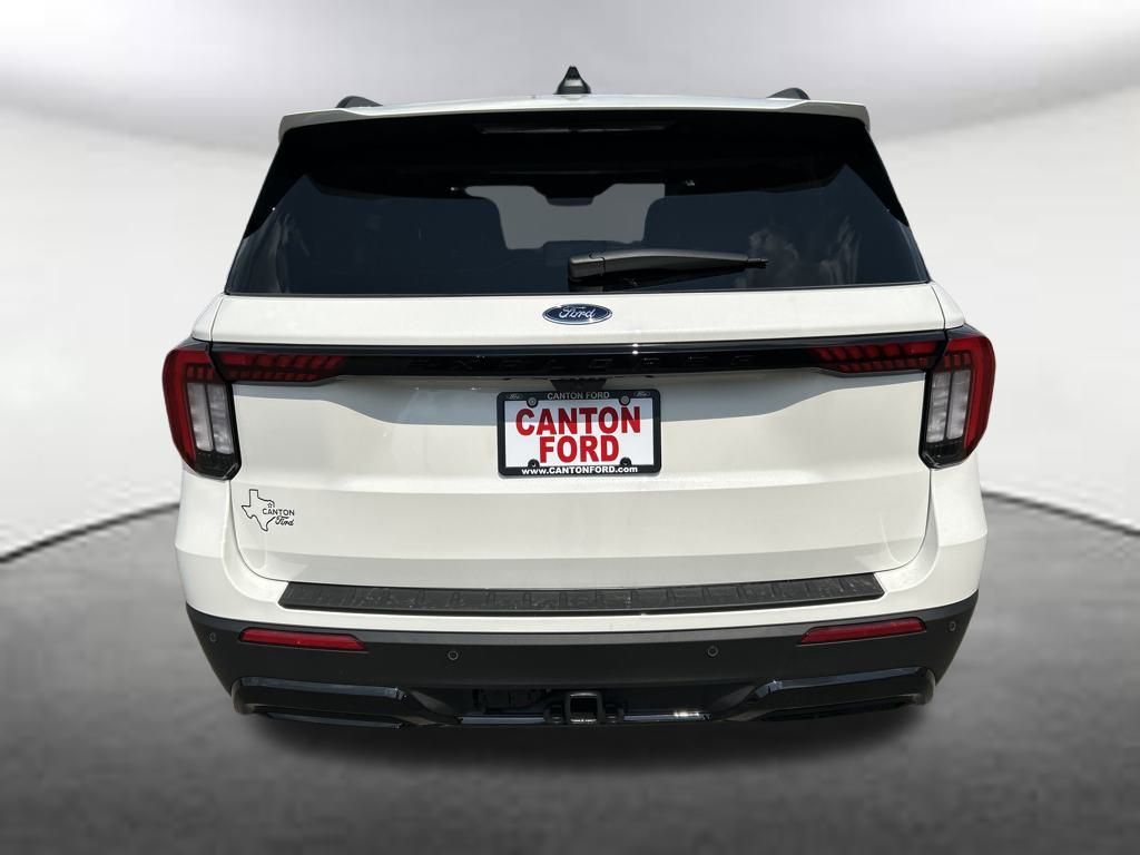 2025 Ford Explorer ST-Line photo 4
