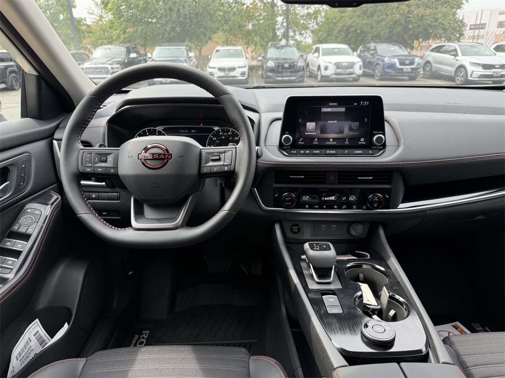 2026 Nissan Rogue SV photo 14