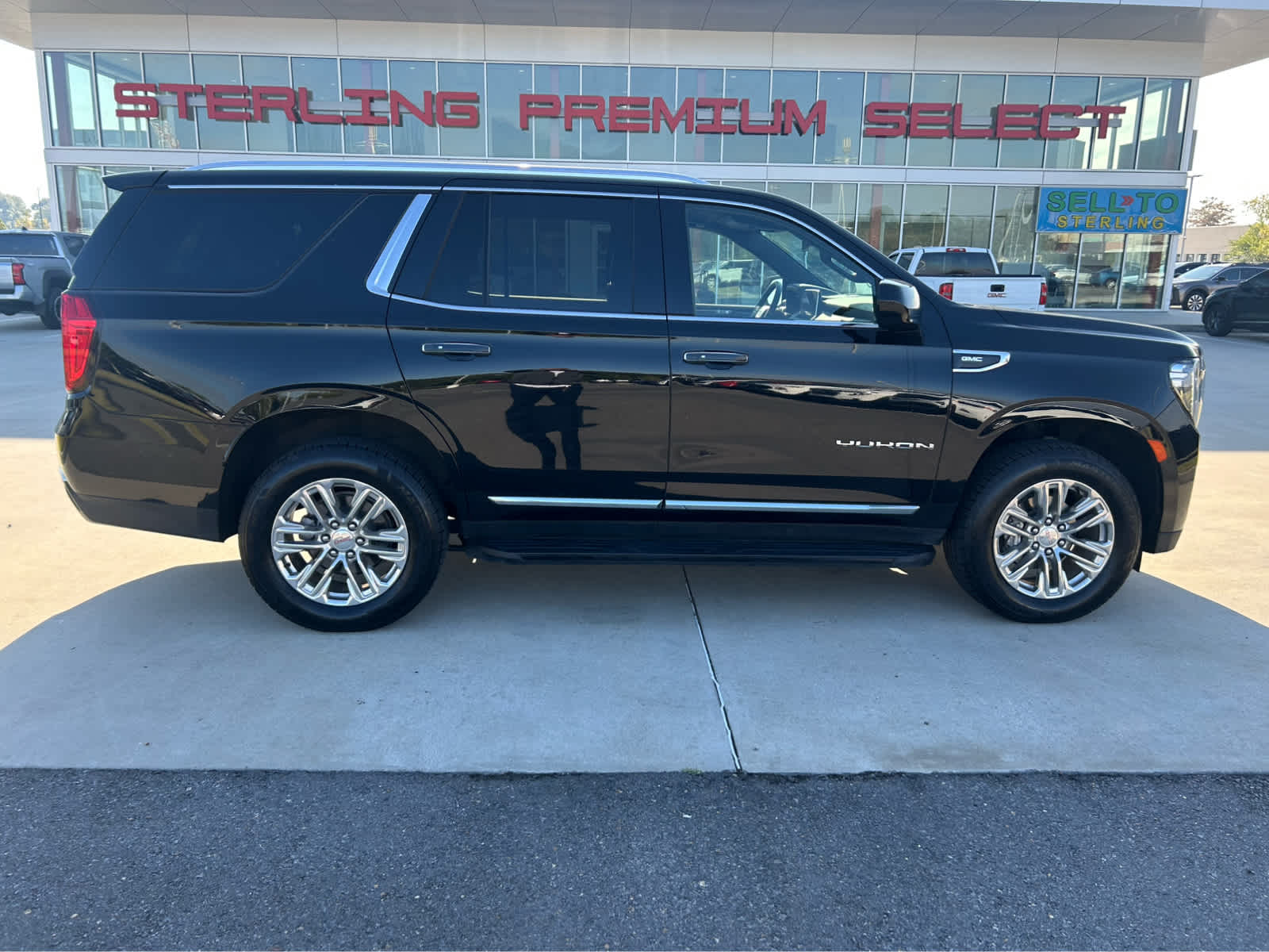 2024 GMC Yukon SLT's photo