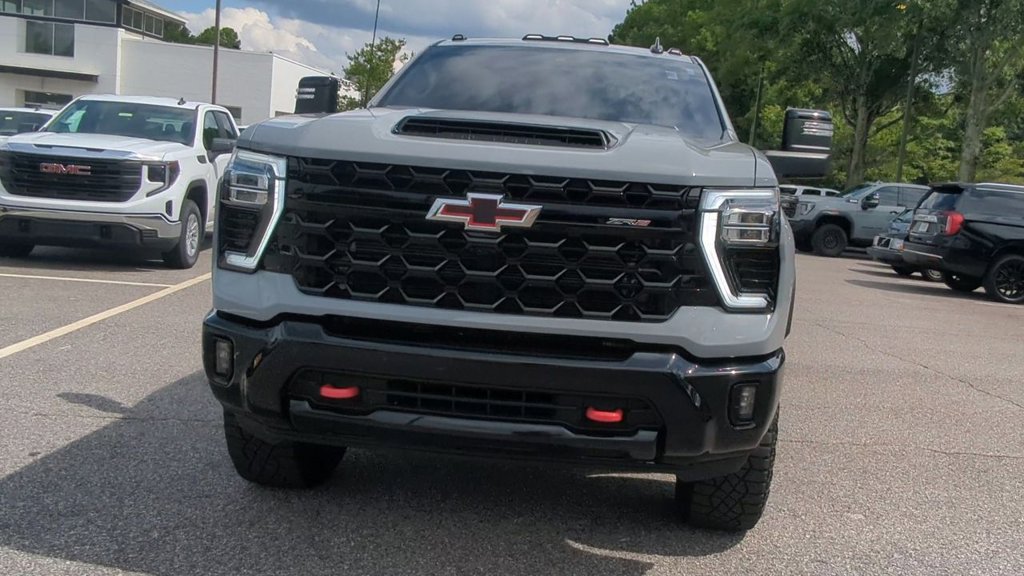 2024 Chevrolet Silverado 2500HD ZR2 photo 3