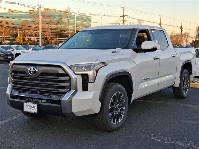 2025 Toyota Tundra Limited CrewMax photo 3