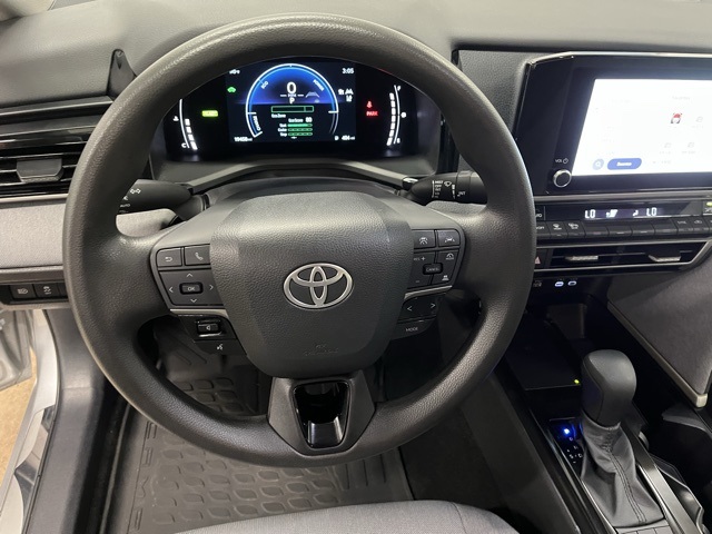 2025 Toyota Camry LE photo 10