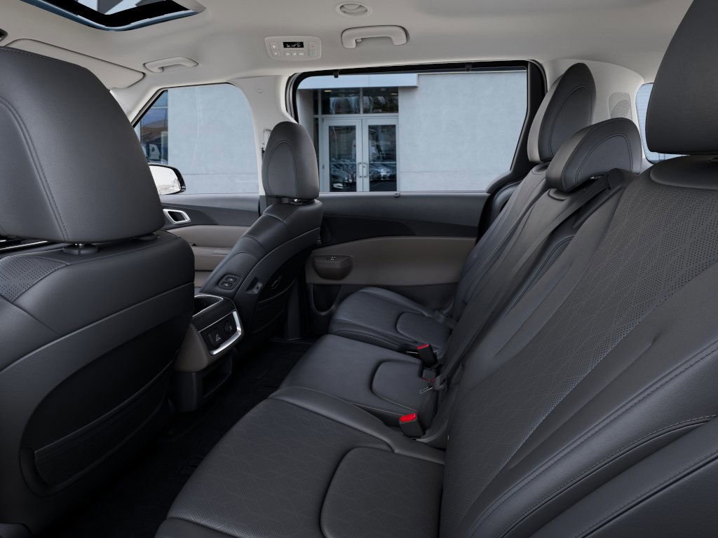 2026 Kia Carnival SX photo 15