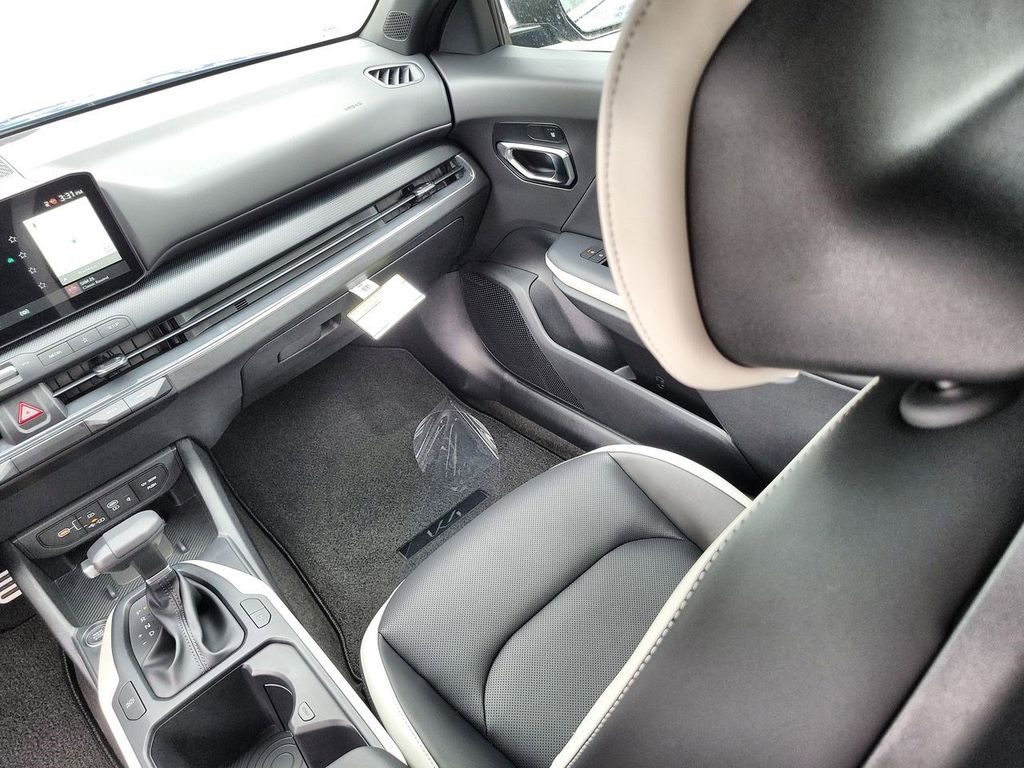 2025 Kia K4 GT-Line Turbo photo 15
