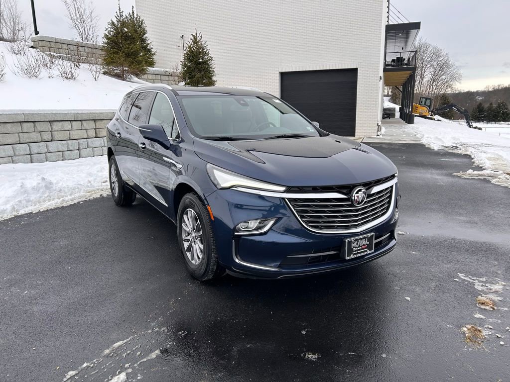 2023 Buick Enclave Essence's photo