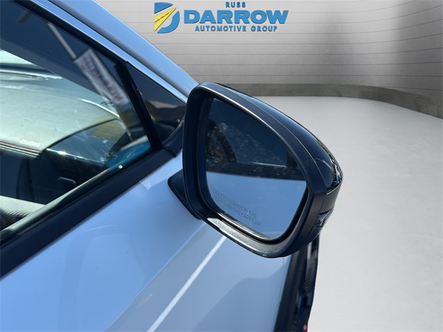 2026 Nissan Kicks SR photo 3