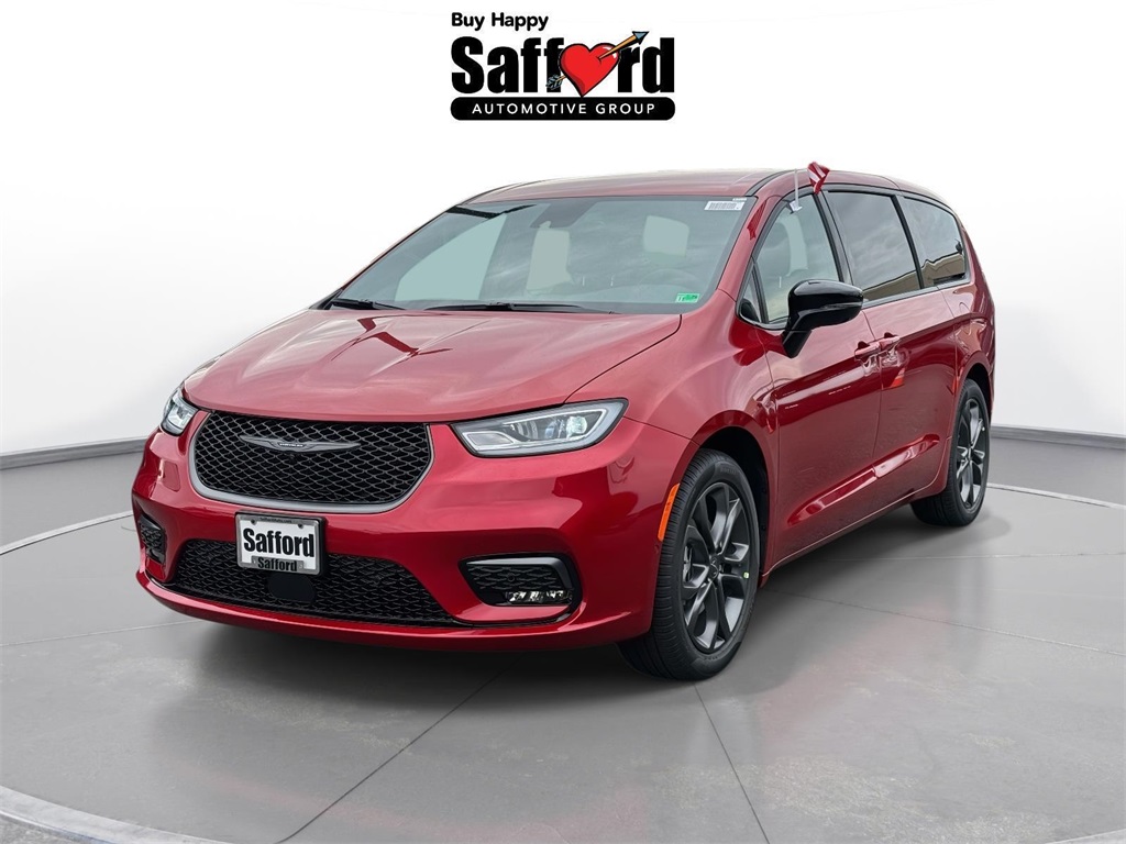 2026 Chrysler Pacifica Select's photo