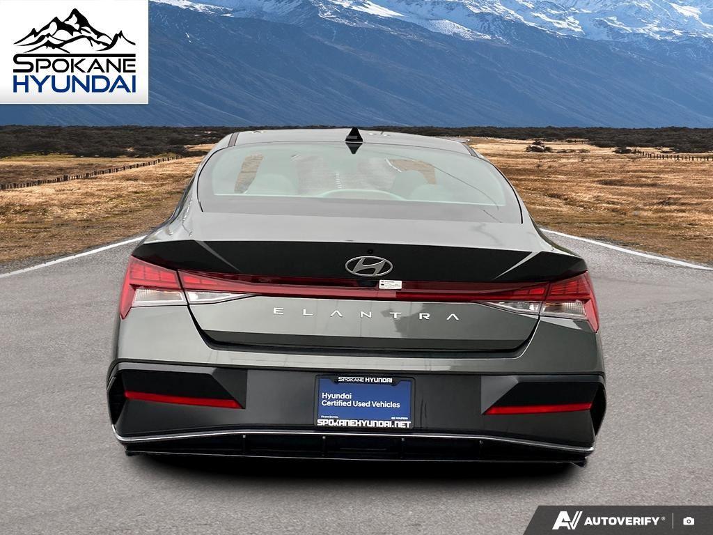 2024 Hyundai Elantra SEL Convenience photo 4