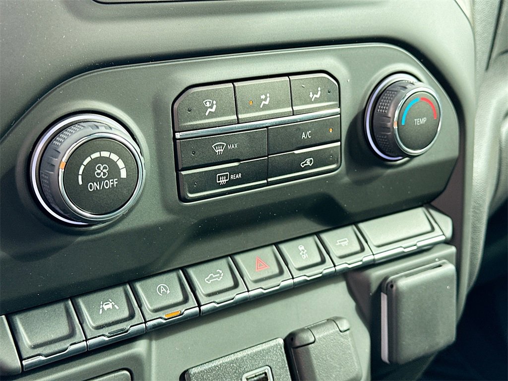 2025 Chevrolet Silverado 1500 Custom photo 9