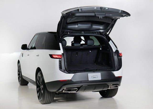 2025 Land Rover Range Rover Sport SE photo 28