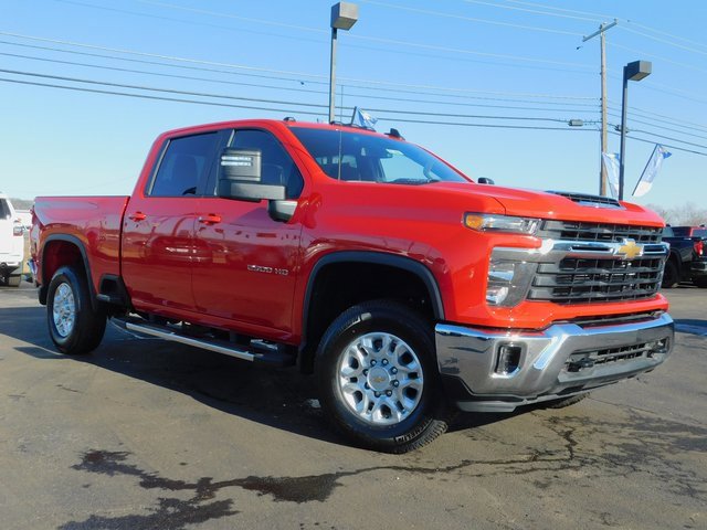 2024 Chevrolet Silverado 2500HD LT photo 2