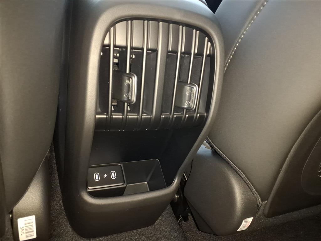 2026 Hyundai Kona SEL photo 2