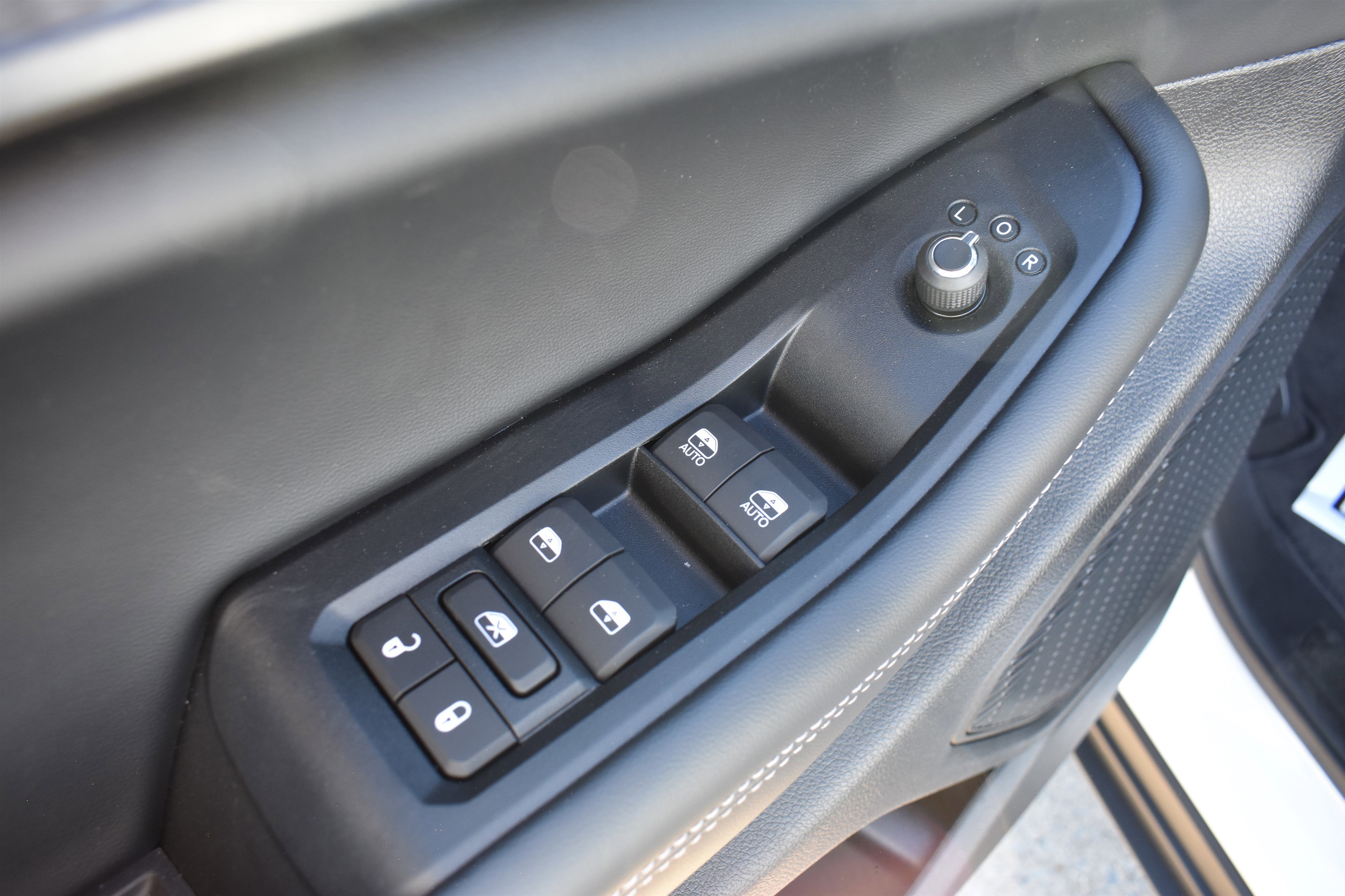 2025 Jeep Grand Cherokee Altitude photo 3