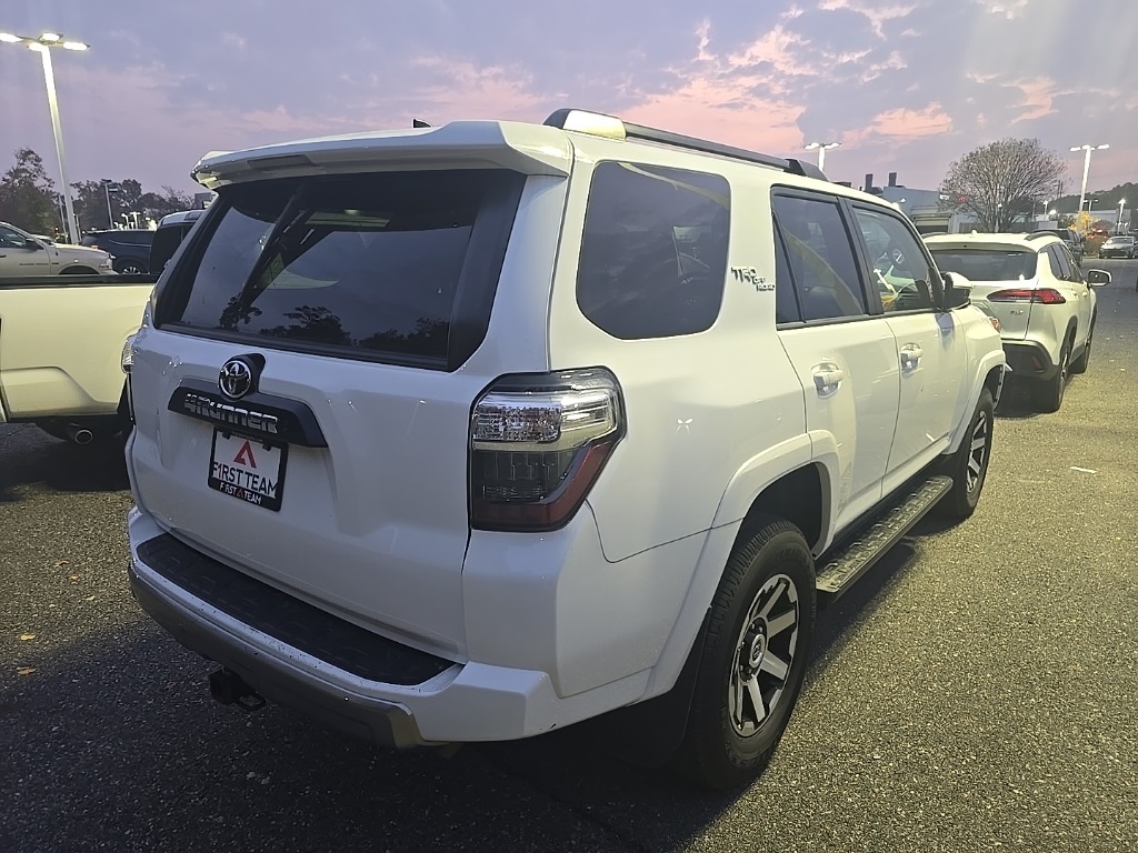 2023 Toyota 4Runner TRD Off-Road photo 2