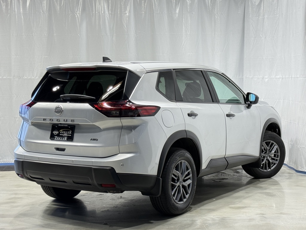 2025 Nissan Rogue S AWD photo 6
