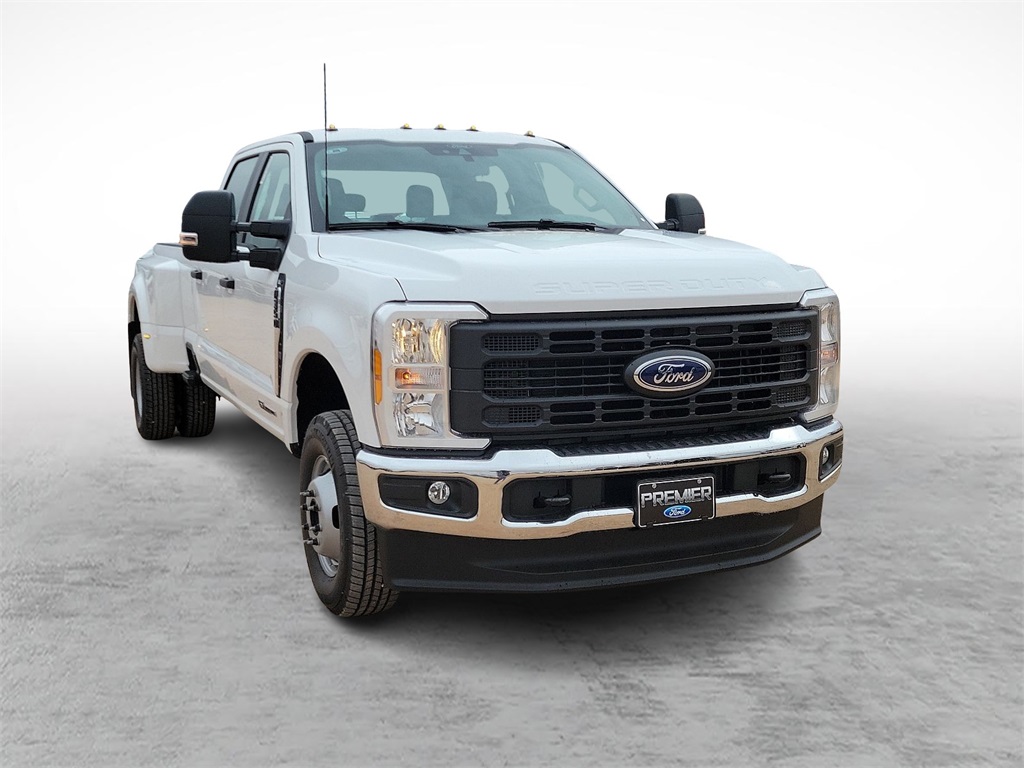 2025 Ford F-350 photo 2