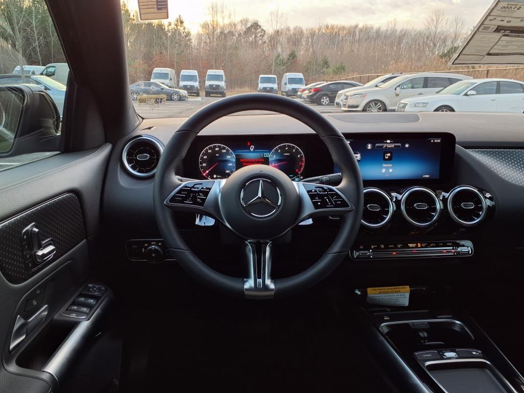 2025 Mercedes Benz GLA 250 photo 10