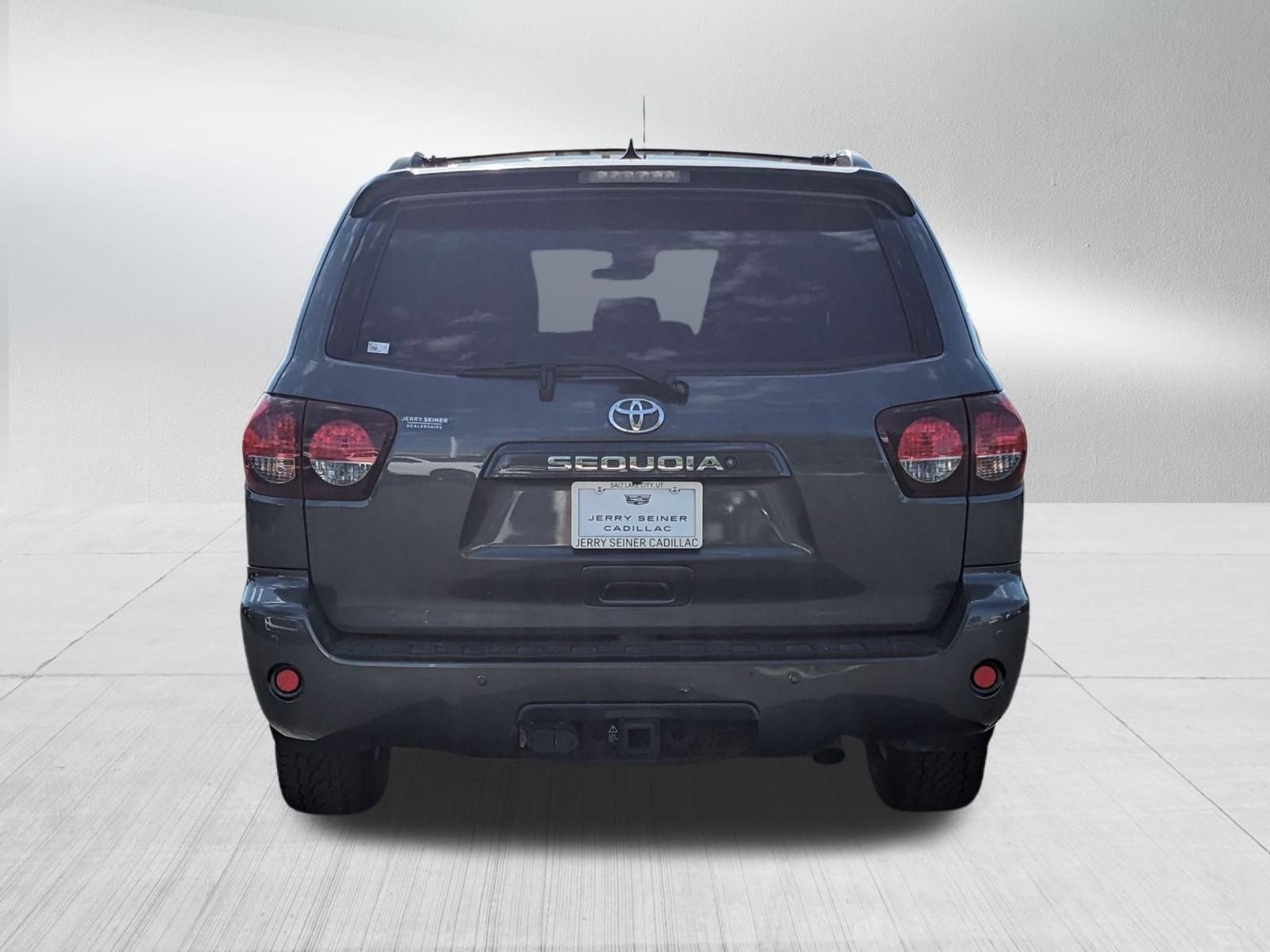 2019 Toyota Sequoia SR5 photo 4