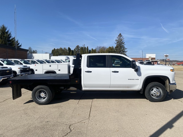 2025 Chevrolet Silverado 3500HD Work Truck photo 2